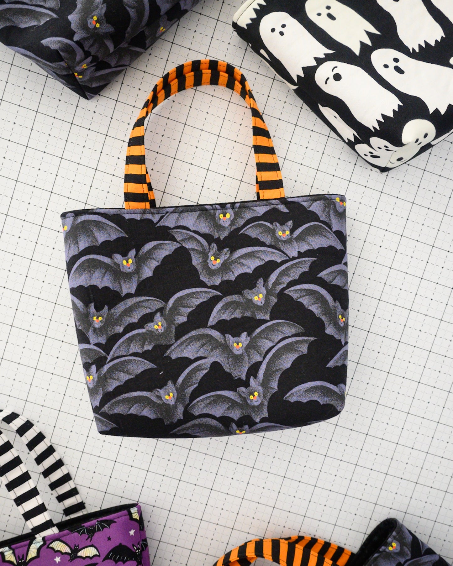 Treat Sized Tote Bag – Vintage Bats in Black